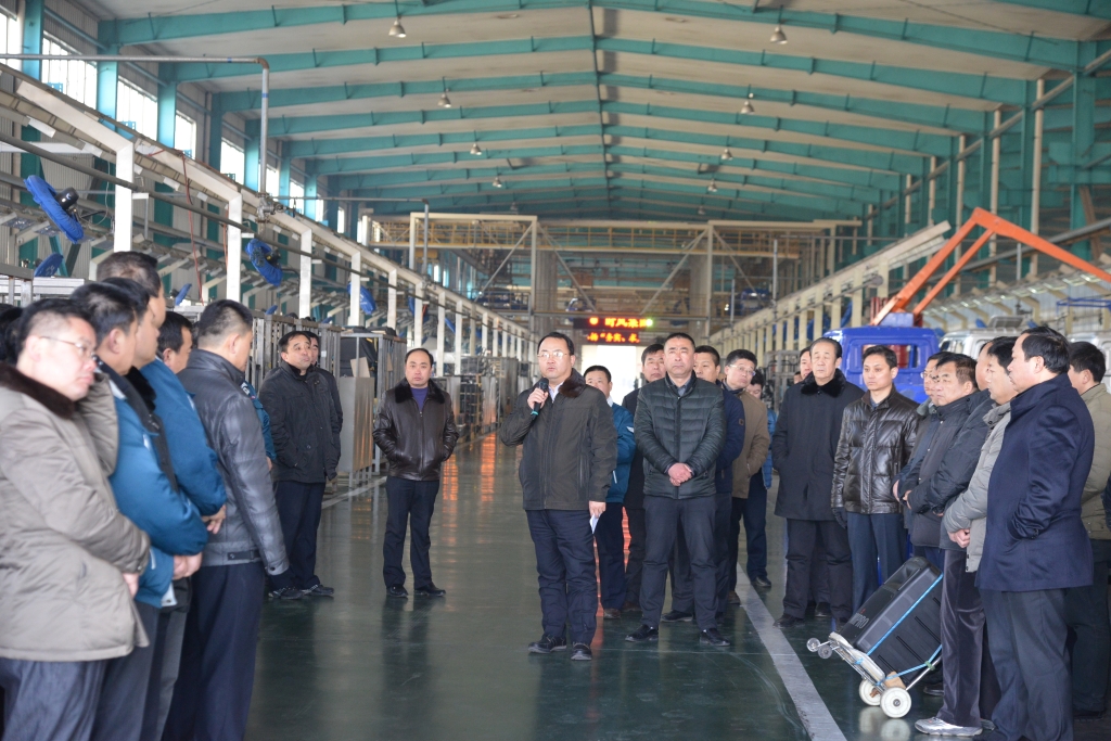 永利集团集团举行中层向导干部现场观摩活动